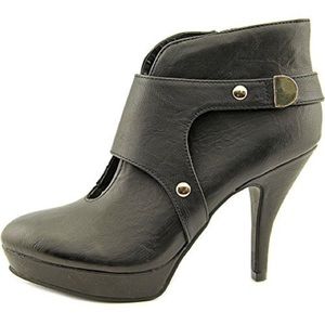 Kenneth Cole File Type booties